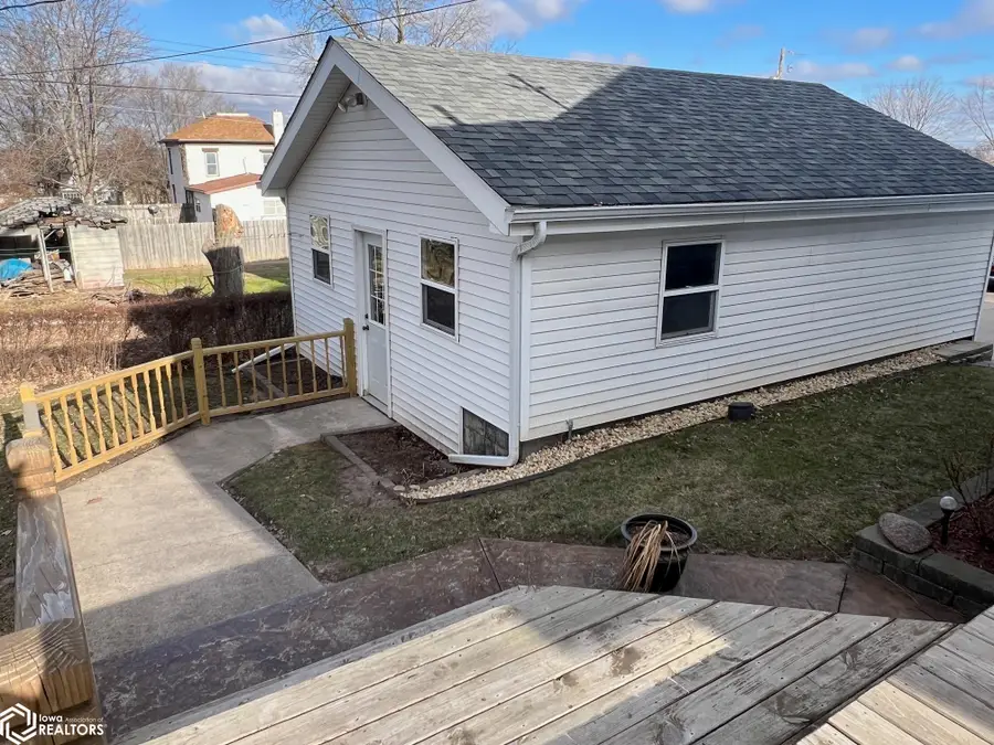 491 Cedar St, Dallas City, IL 62330 - Image #3