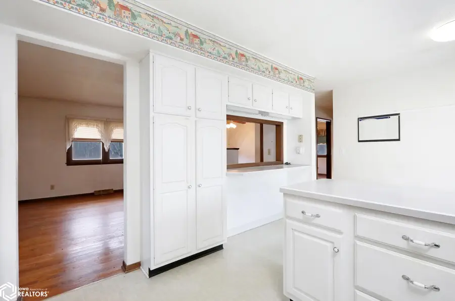 2390 Sand Road, Marshalltown, IA 50158 - #3