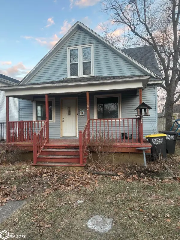 304 S Iowa Avenue, Eagle Grove, IA 50533