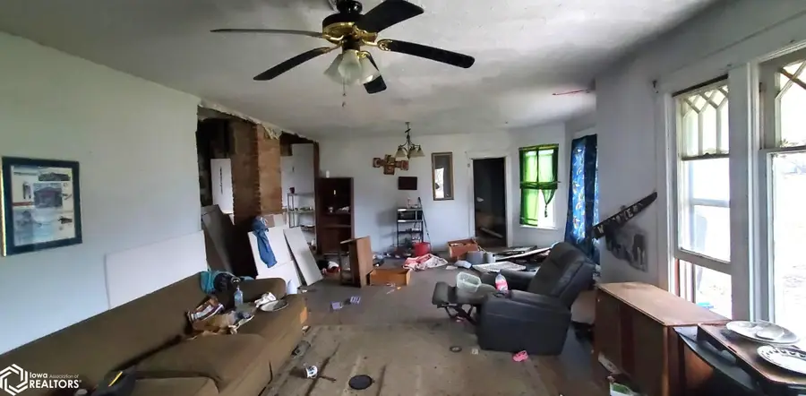 402 E Delaware Avenue, Milton, IA 52570 - Image #2