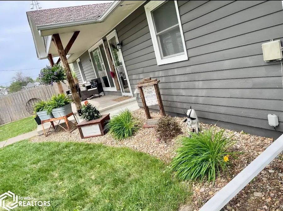 201 E South Street, New Sharon, IA 50207 - Image #2