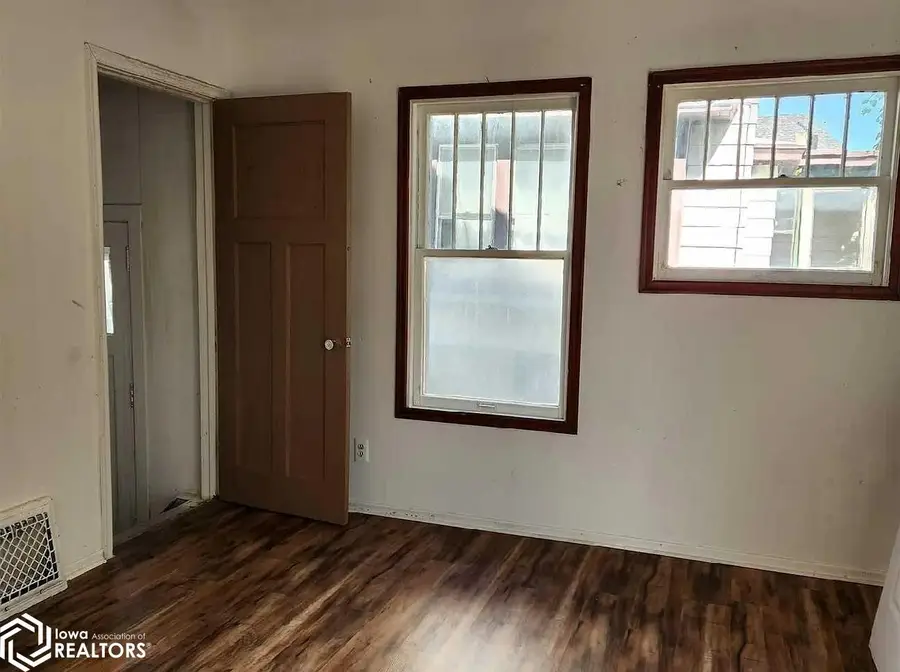 146 S Central Avenue, Burlington, IA 52601 - Image #3