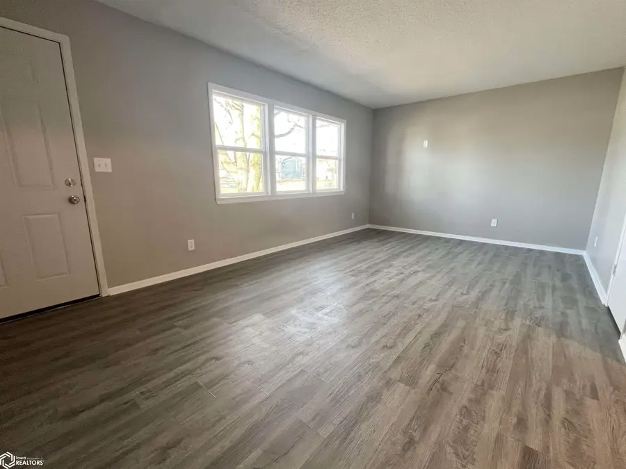 502 E 12th Street S, Newton, IA 50208 - #2