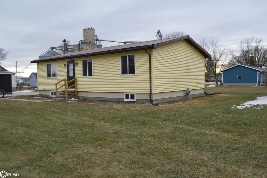 206 N Locust Street, Kanawha, IA 50447 - Image #2