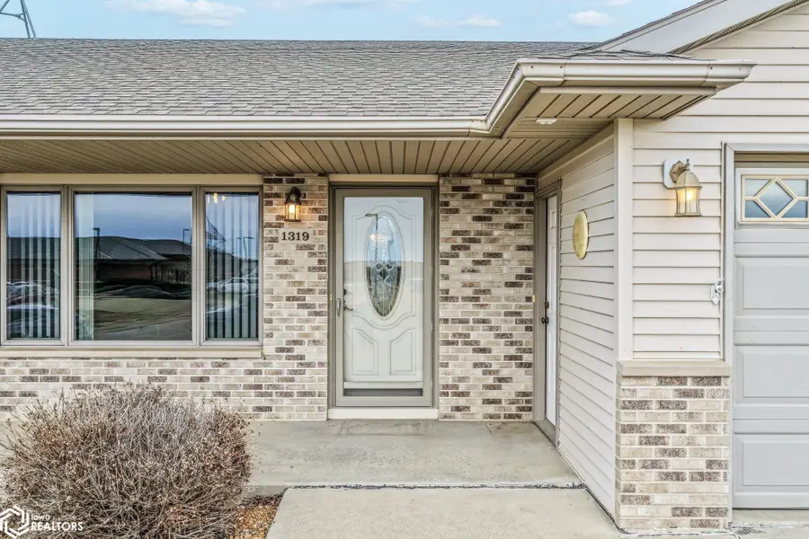 1319 Woodland Drive, Carroll, IA 51401 - Image #3