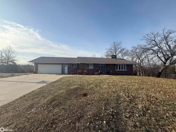 920 Woodland View, Centerville, IA 52544