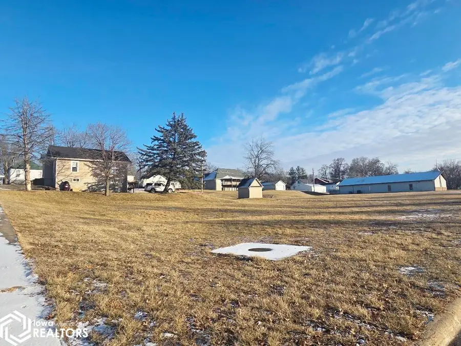 1020 Lucas Avenue, Chariton, IA 50049 - Image #3