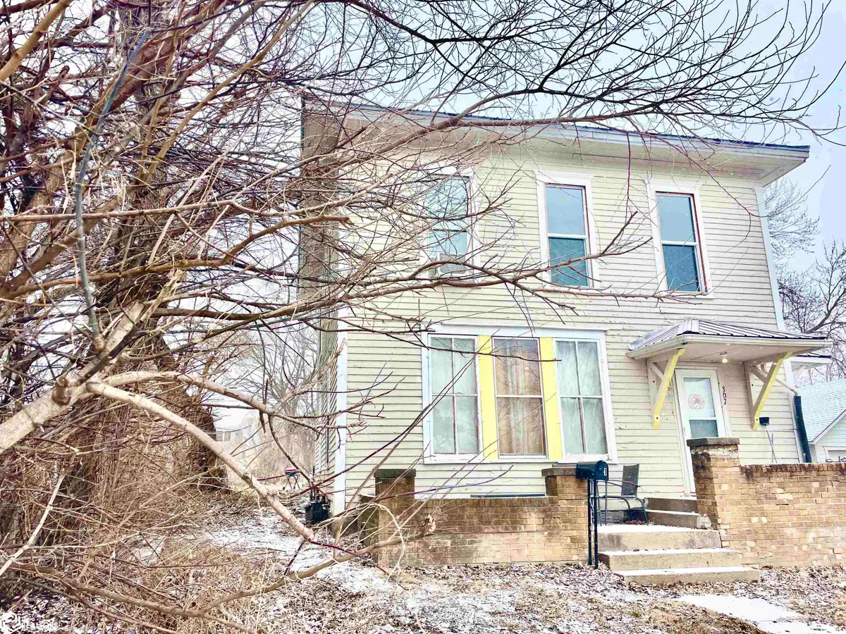 307 E Briggs Avenue, Fairfield, IA 52556 - Image #1