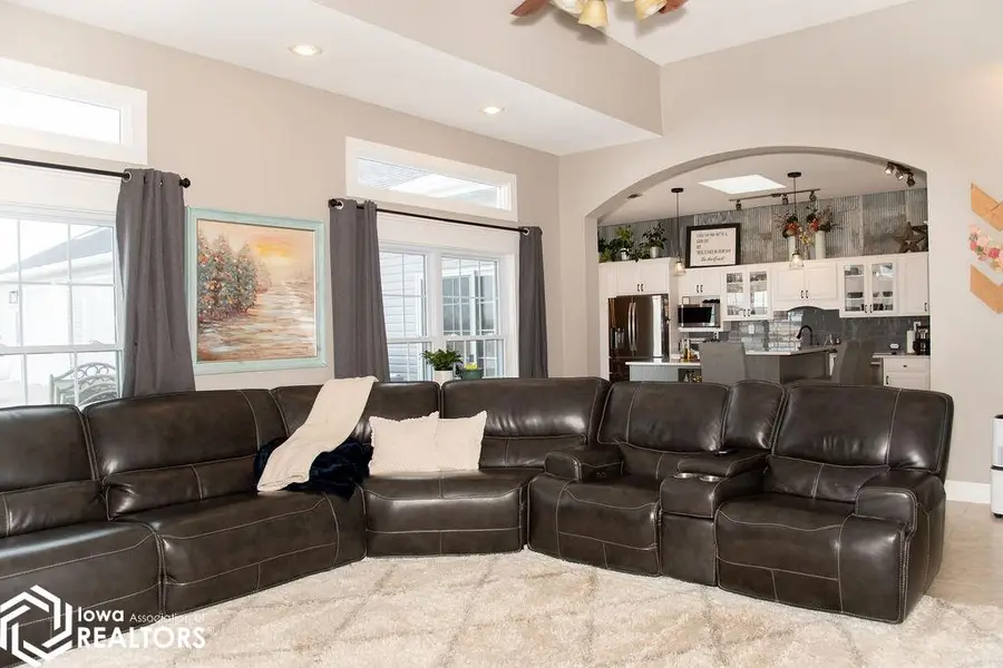 18420 Timber Avenue, Bloomfield, IA 52537 - Image #3