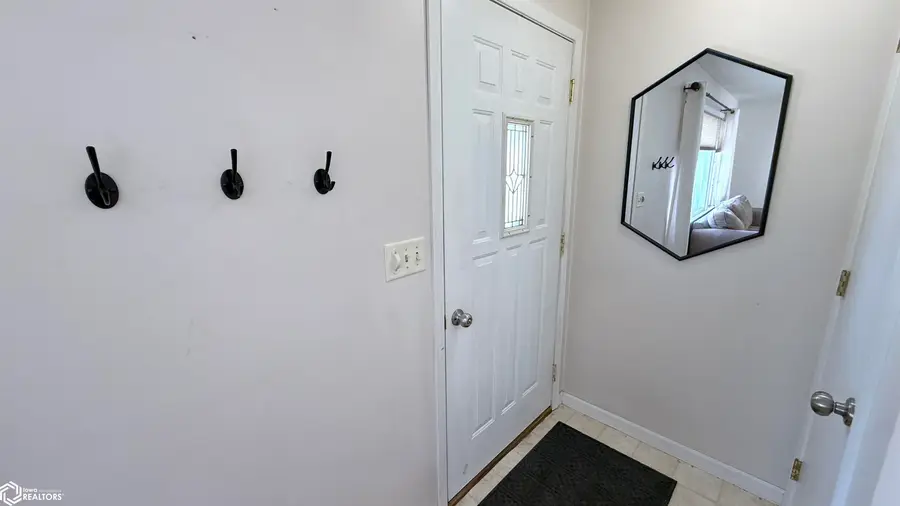 1225 N Hampshire Place, Mason City, IA 50401 - Image #3