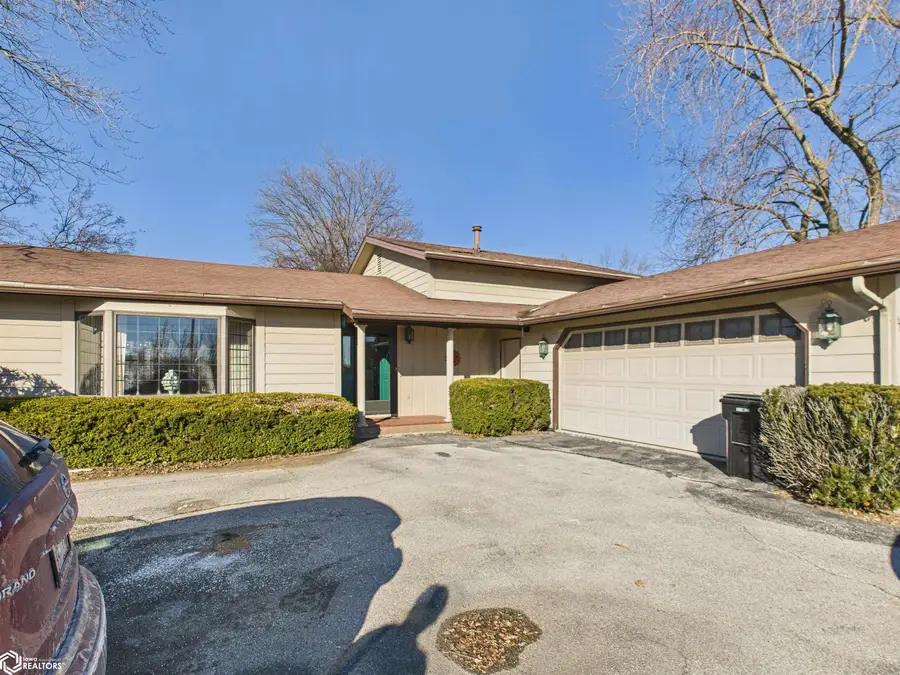 187 E Rochester Road, Ottumwa, IA 52501 - #2