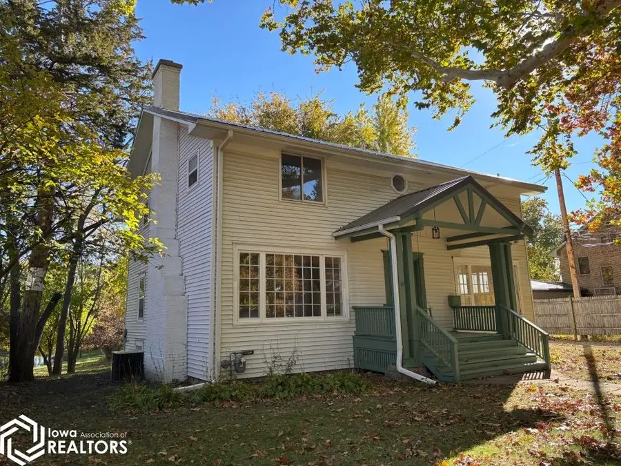 203 Highland Street, Fairfield, IA 52556 - #3