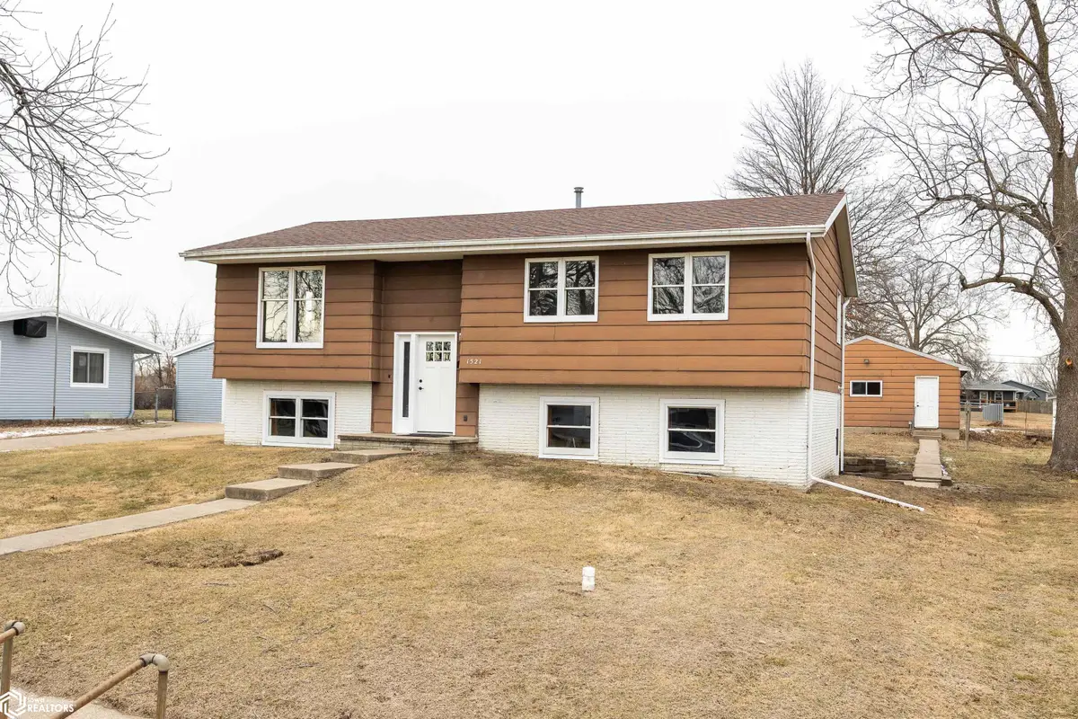 1521 Roland Avenue, Chariton, IA 50049 - #1