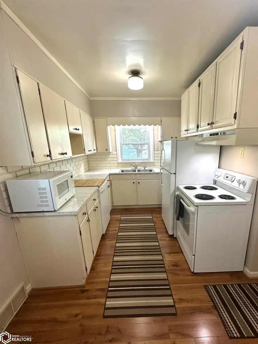 306 School Street, Iowa Falls, IA 50126 - #3