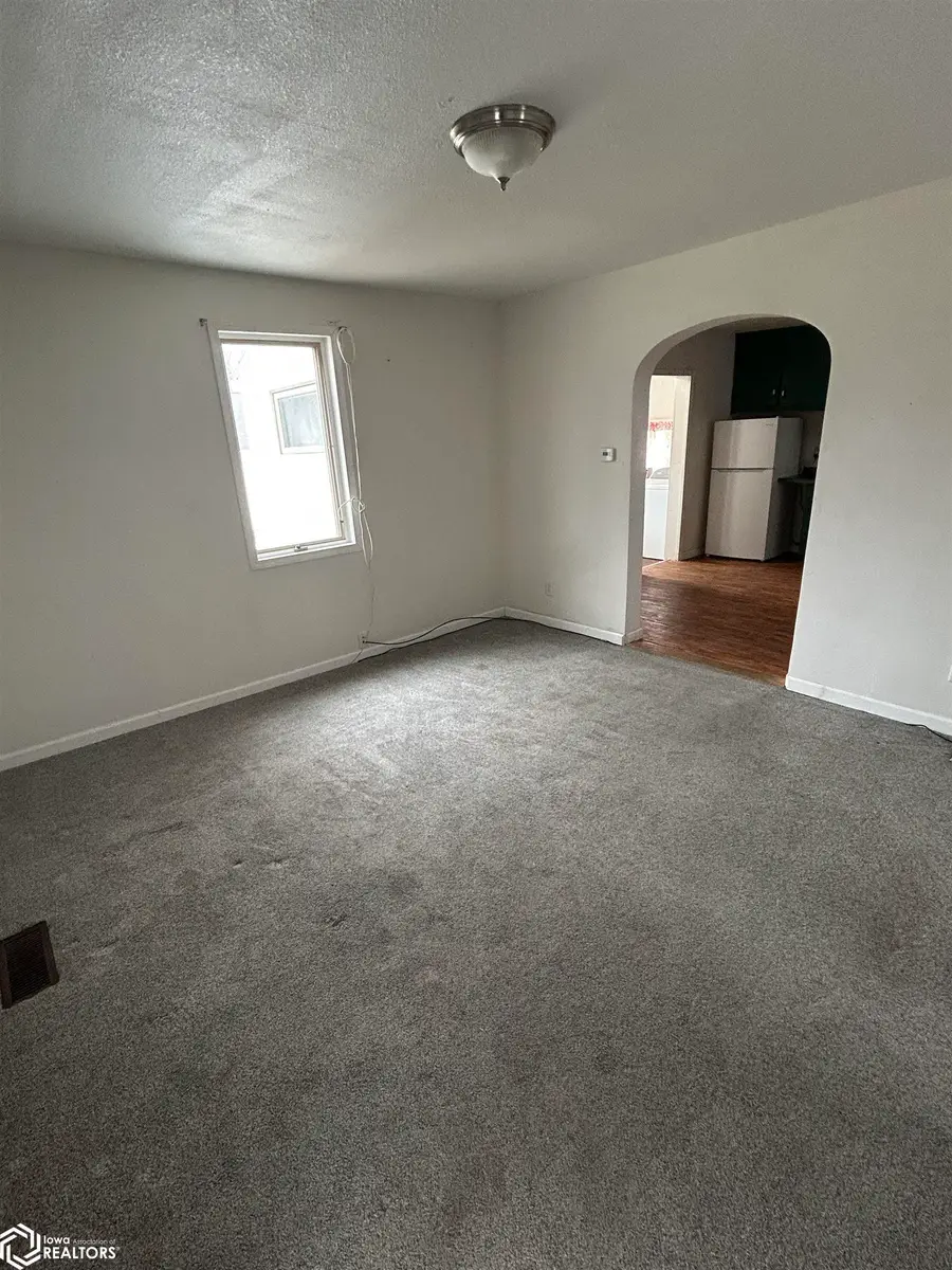 917 S B Street, Oskaloosa, IA 52577 - Image #3
