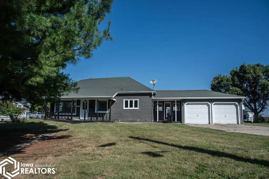 323 E Manning Avenue, Ottumwa, IA 52501 - #1