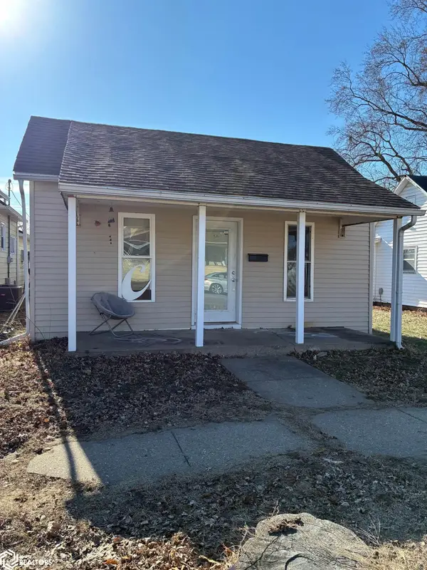 2806 Avenue J, Fort Madison, IA 52627