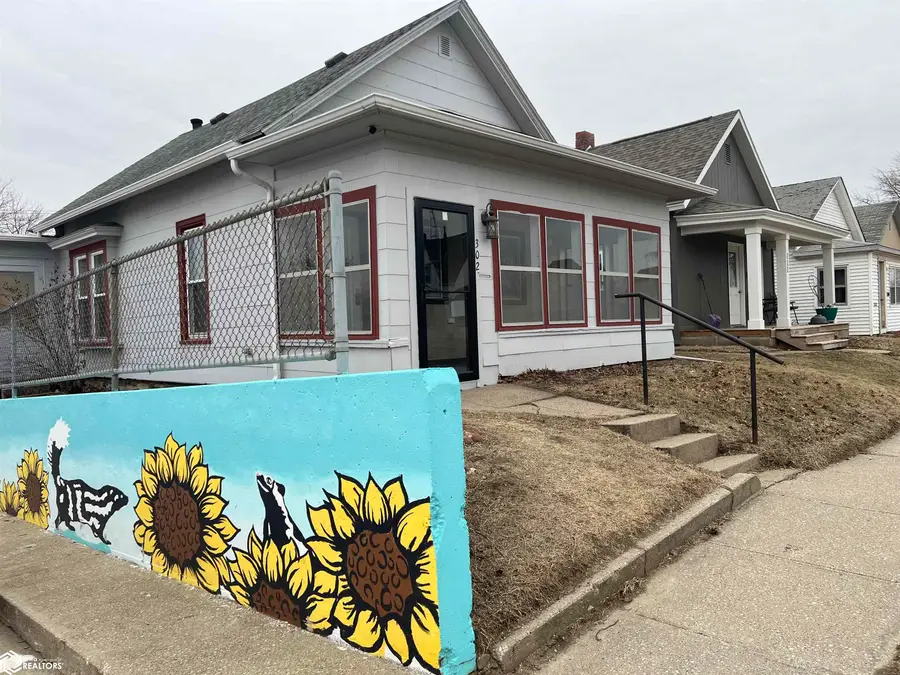 302 N Elm Street, Creston, IA 50801 - #2