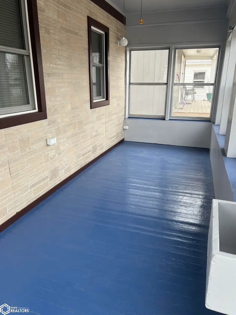 302 N Elm Street, Creston, IA 50801 - #3