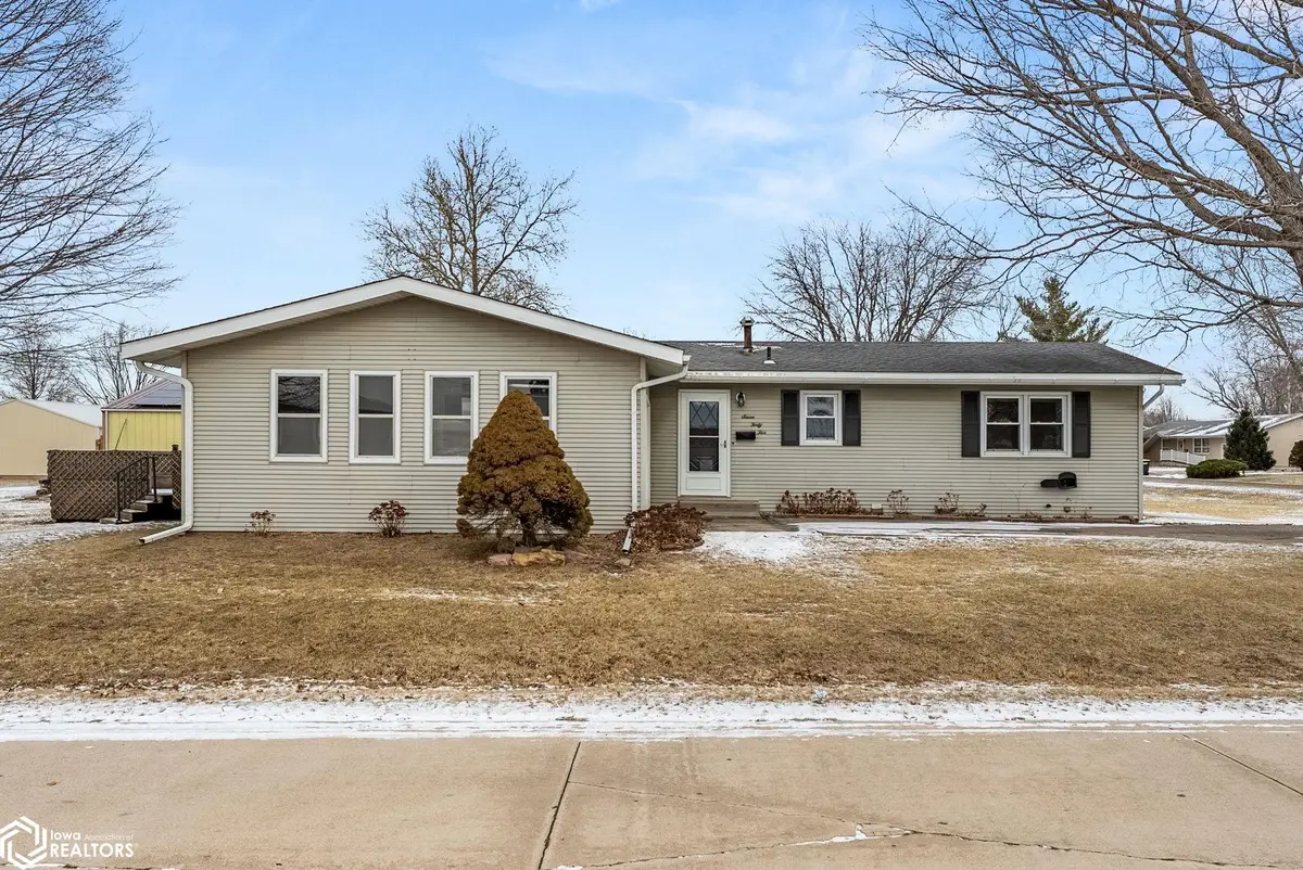 745 S 5th Street, Wapello, IA 52563 - #1