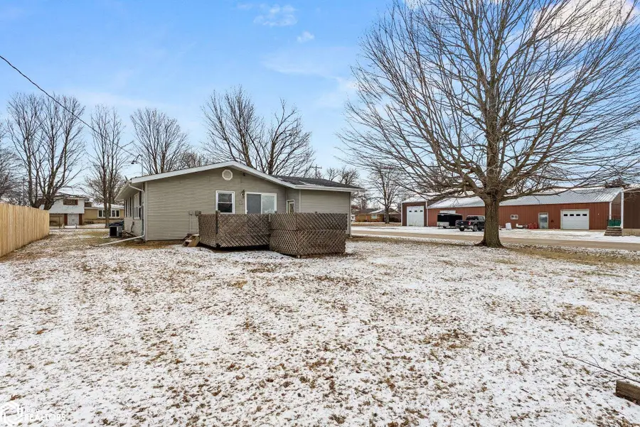 745 S 5th Street, Wapello, IA 52563 - #3