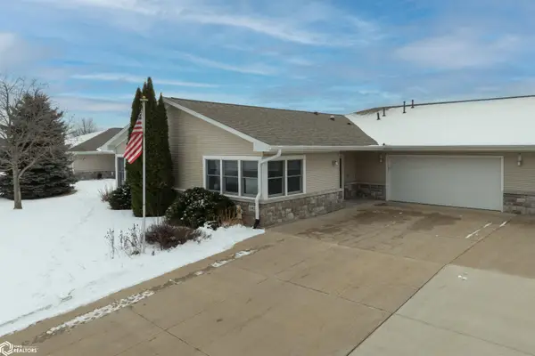 1002 Golf View Drive, Vinton, IA 52349