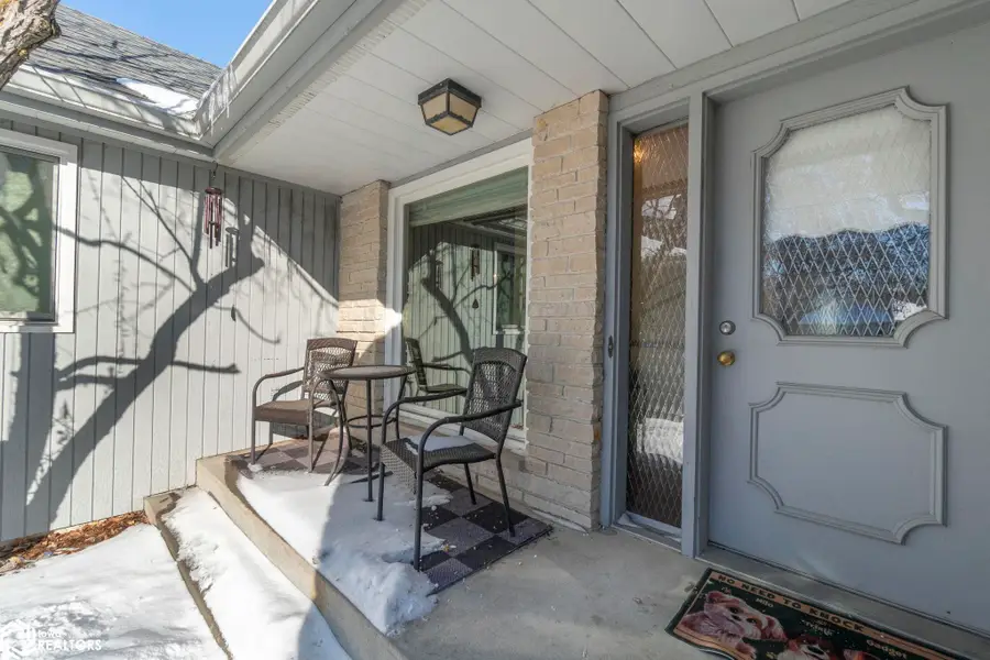 11 Knollwood Court, Mason City, IA 50401 - #3