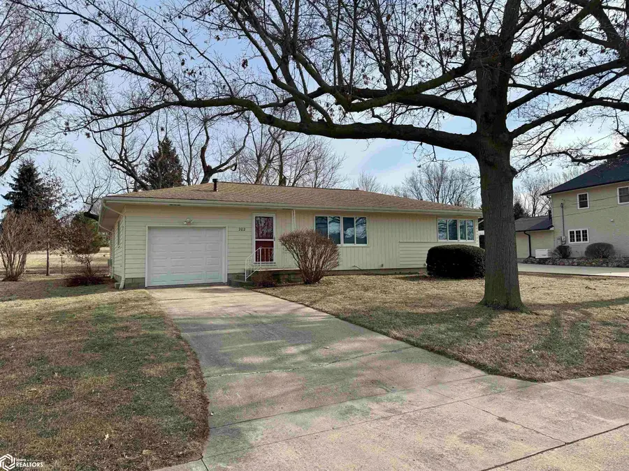 202 E Division St N, Audubon, IA 50025 - #2