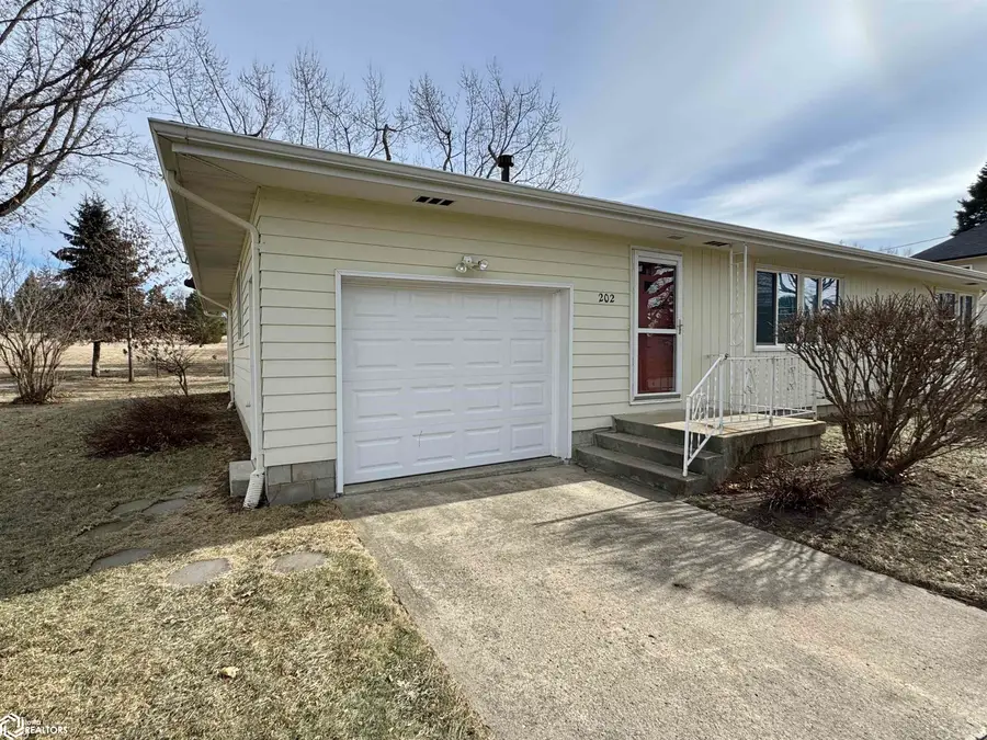 202 E Division St N, Audubon, IA 50025 - #3