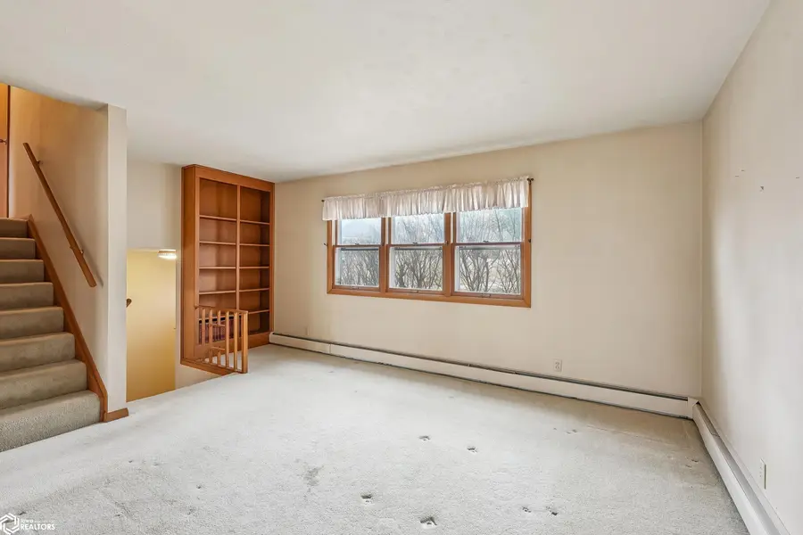 909 S 5th Street, Knoxville, IA 50138 - #3