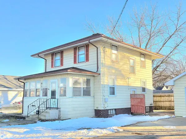 913 4th St Sw, Mason City, IA 50401