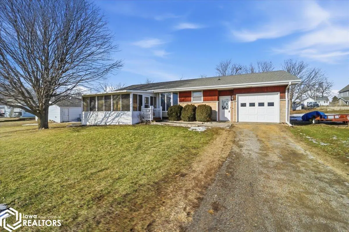 1914 15th Avenue, Eldora, IA 50627 - #1