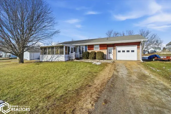 1914 15th Avenue, Eldora, IA 50627