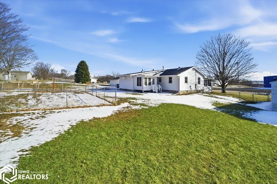 1914 15th Avenue, Eldora, IA 50627 - #3