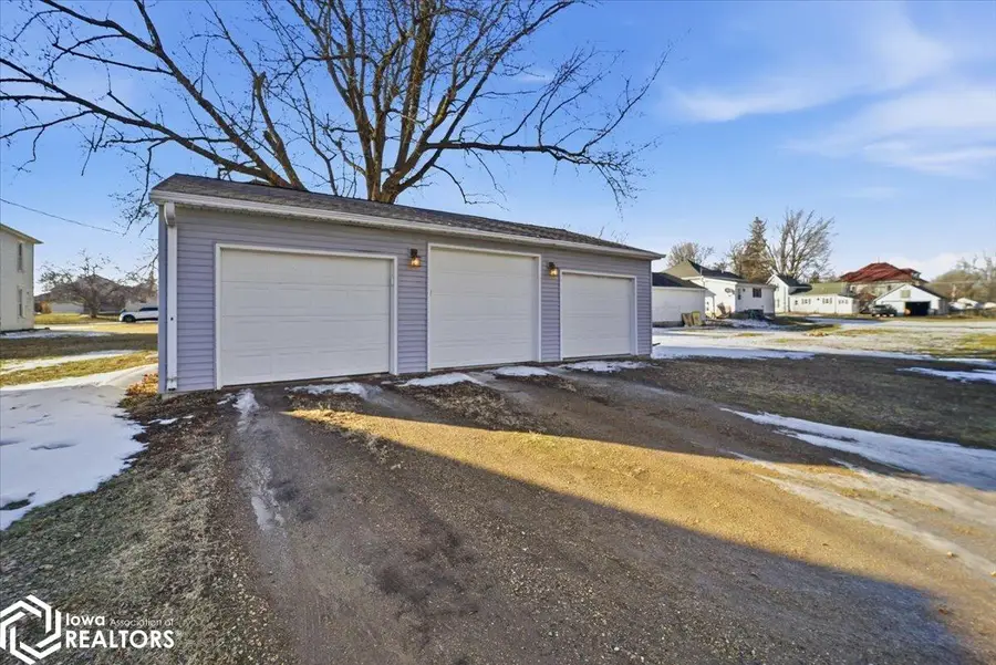 1809 11th Street, Eldora, IA 50627 - #2