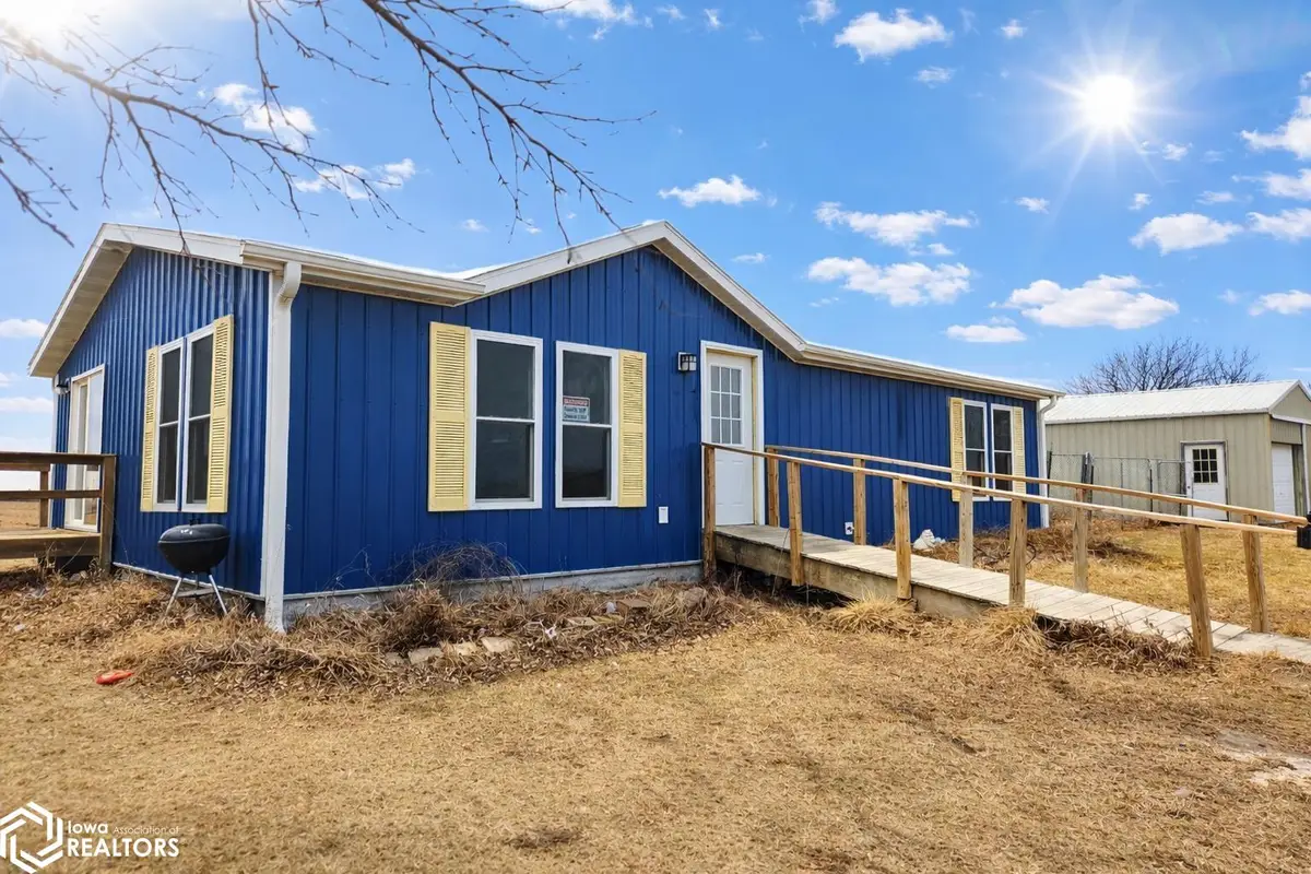 17461 Lakeview Road, Leon, IA 50144 - #1