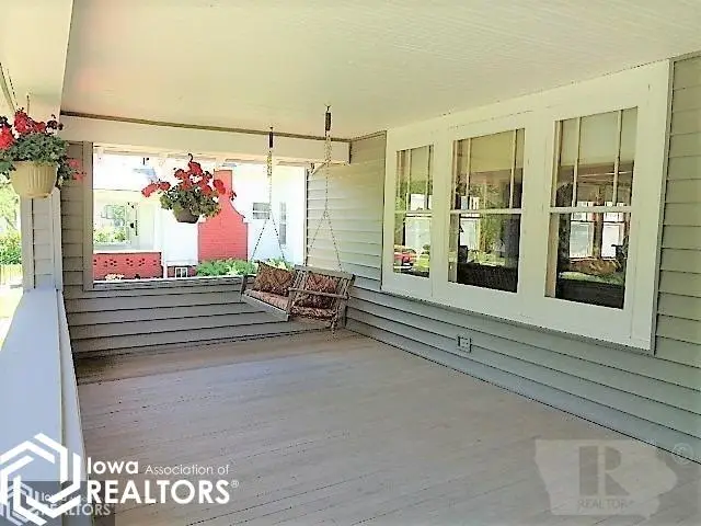 929 Elm Street, Grinnell, IA 50112 - #2