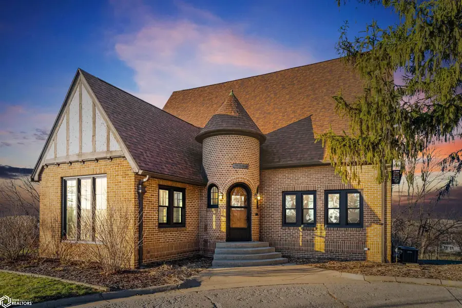 509 Highland Drive, Marshalltown, IA 50158 - #2