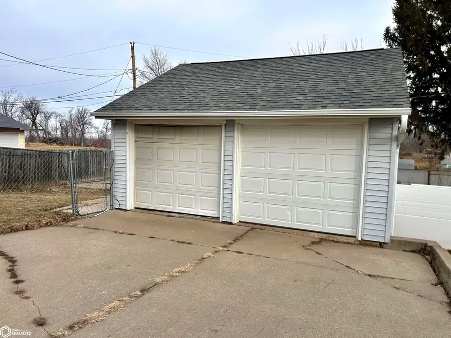 1705 Summit Street, Marshalltown, IA 50158 - #3