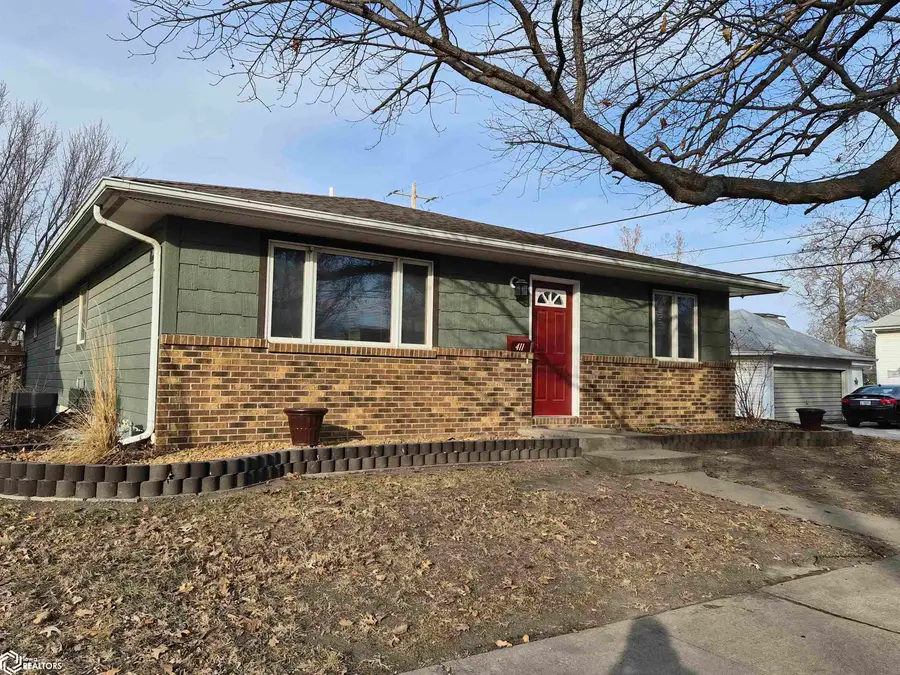 411 C Avenue W, Oskaloosa, IA 52577 - #3