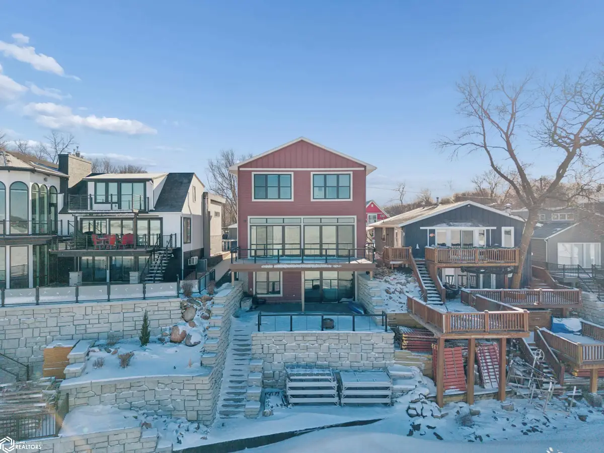 2619 S Lakeview Drive, Clear Lake, IA 50428 - #1