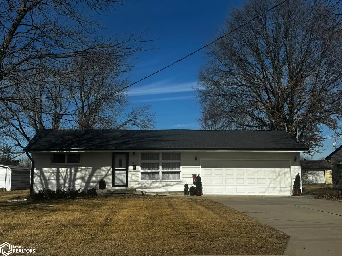 425 E Ayers Street, Osceola, IA 50213 - #1