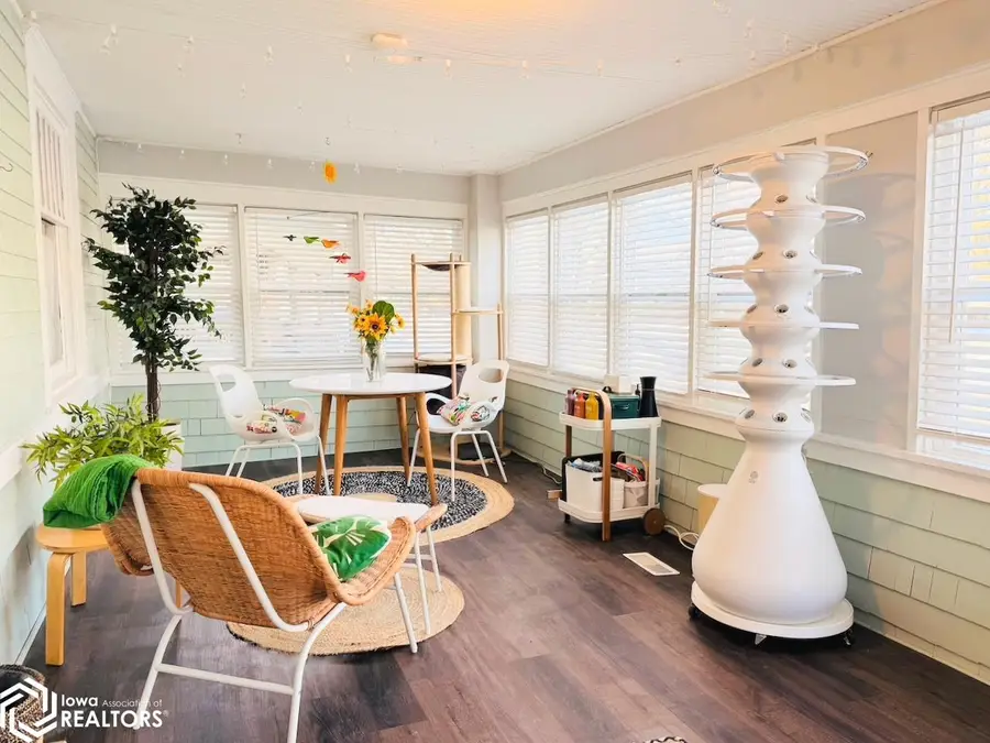 809 S 4th Street, Fairfield, IA 52556 - #3