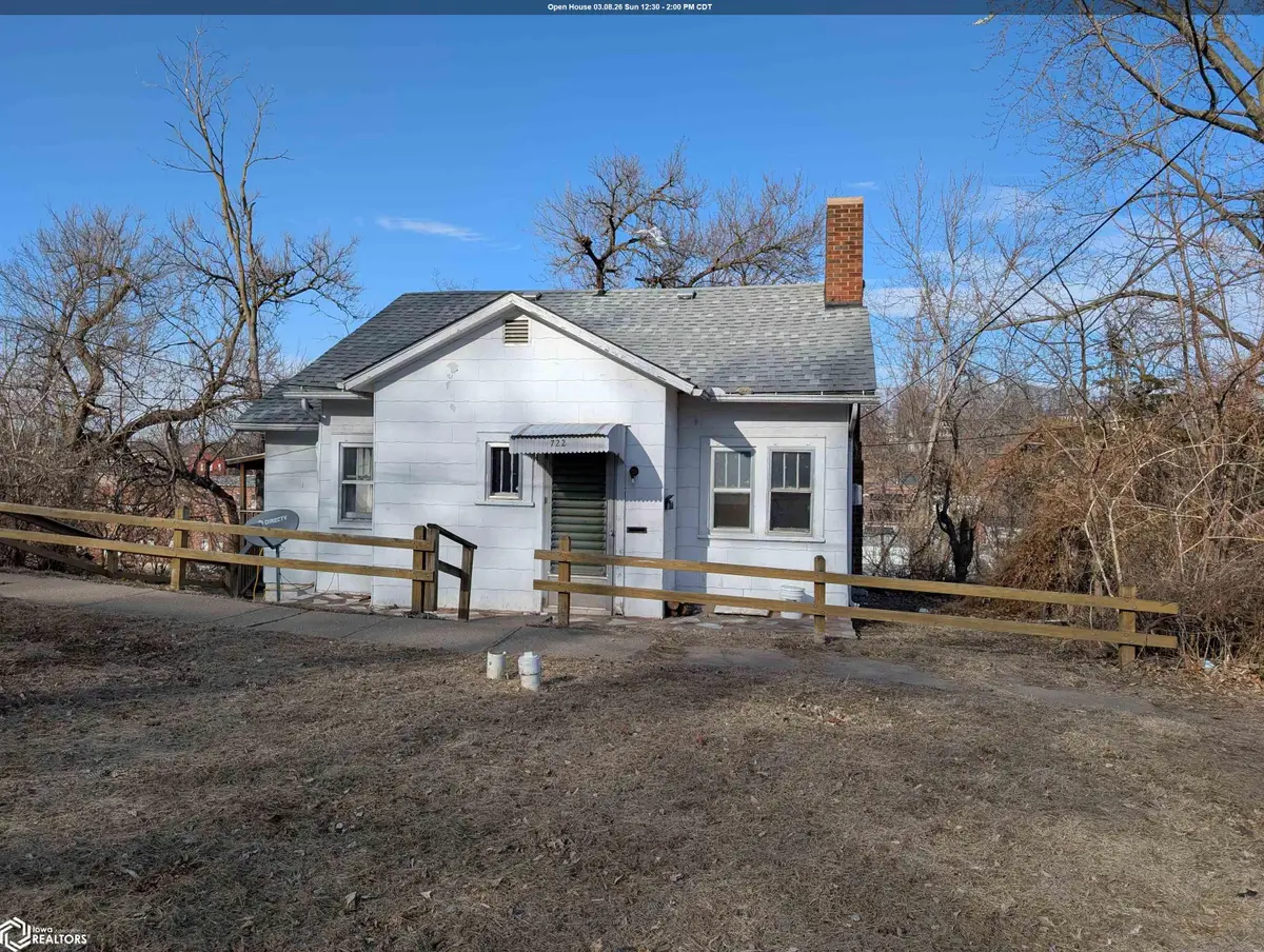 722 Market Street, Burlington, IA 52601 - #1