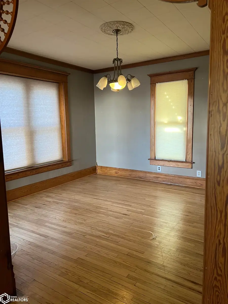 102 N Sycamore Street, Creston, IA 50801 - #2