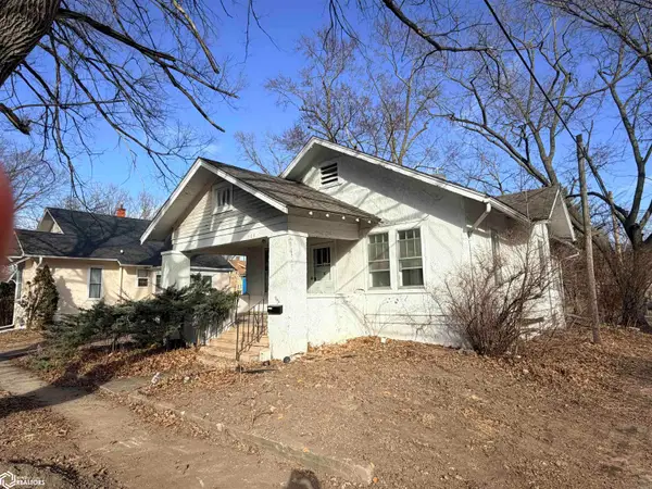 503 S 3rd Street, Fairfield, IA 52556