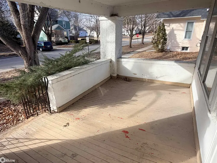 503 S 3rd Street, Fairfield, IA 52556 - #3