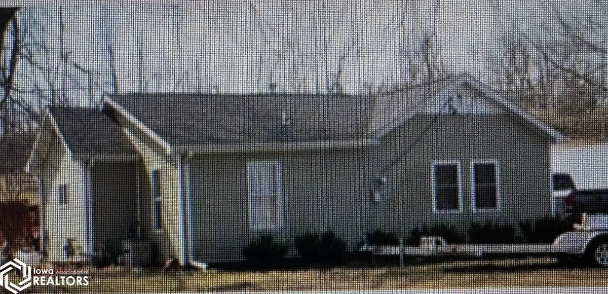 402 W Broad Street, Montour, IA 50173 - #1