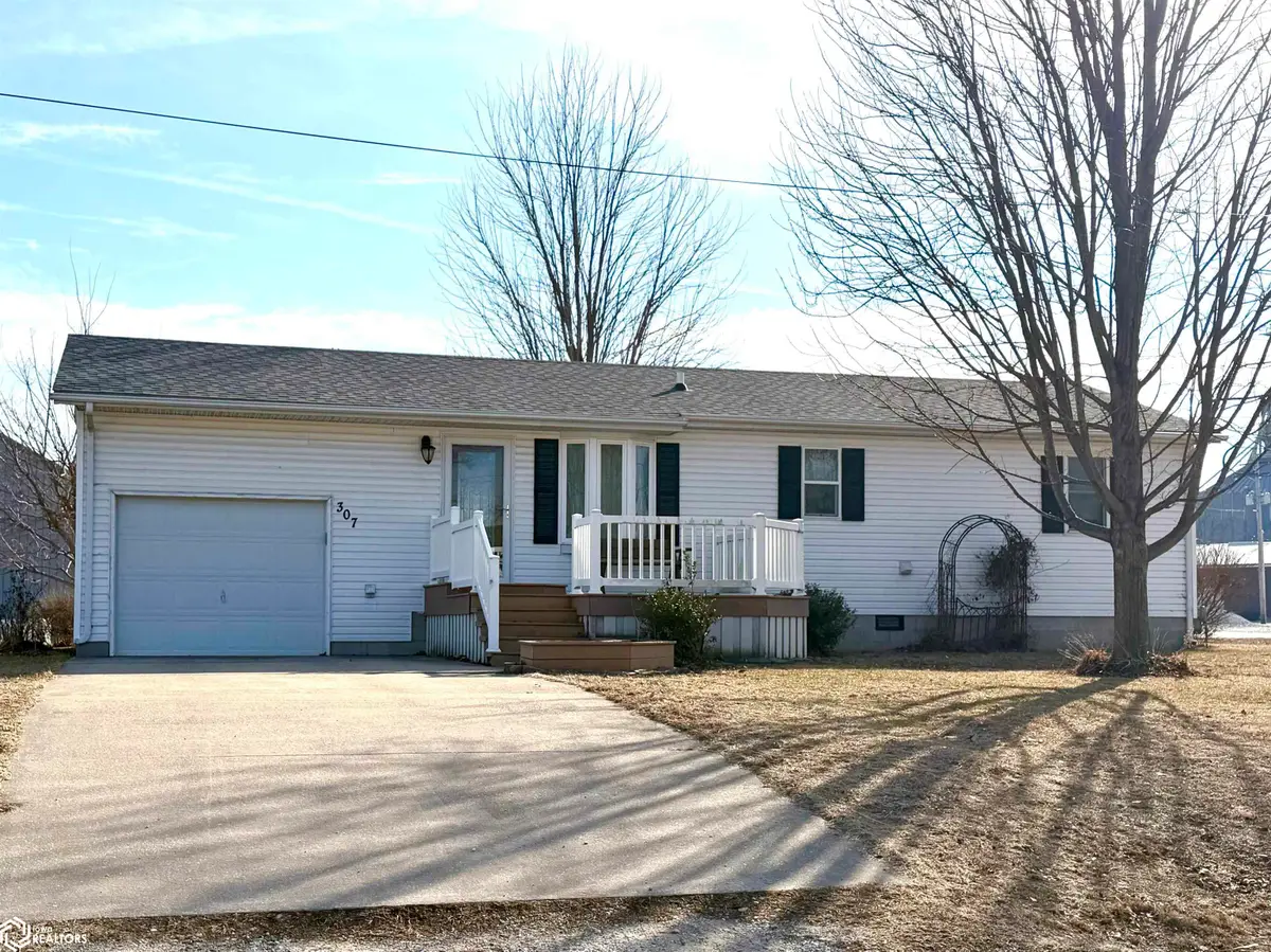 307 E North Street, Stronghurst, IL 61480 - #1