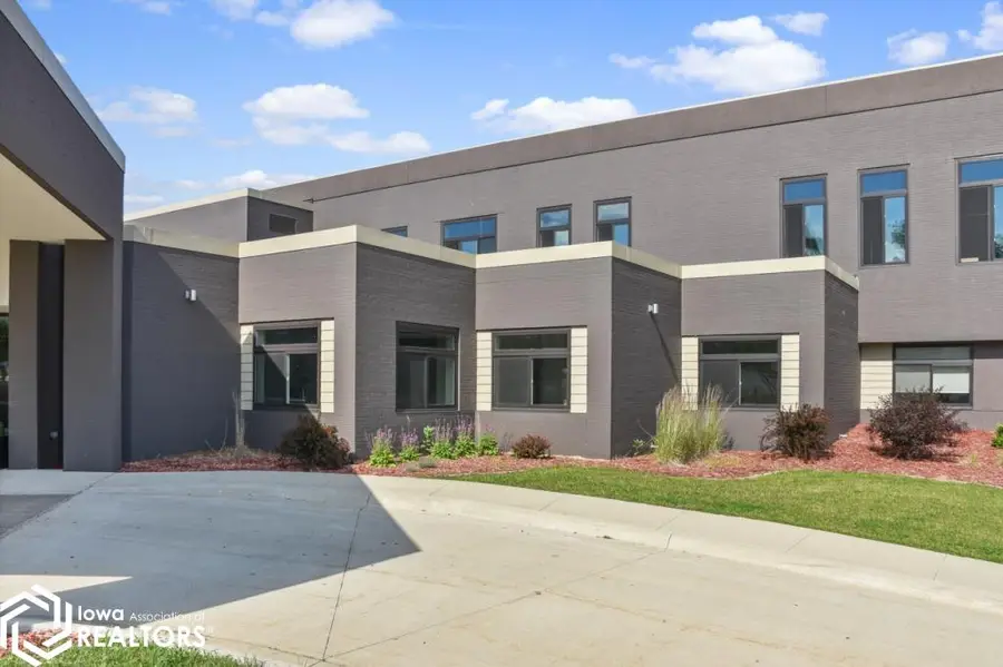 110 Rocksylvania Unit 105 Avenue #105, Iowa Falls, IA 50126 - #3